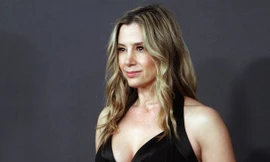 Diễn viên đoạt giải Oscar gây sốc vì bị tra tấn bằng bao cao su năm 16