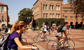 Vụ bê bối chạy trường triệu USD rúng động nước Mỹ: Sinh viên khởi kiện