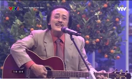 VIDEO: Nghệ sĩ Giang Còi đàn hát 'Mùa xuân đầu tiên' gây 'sốt'