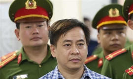 Bị cáo Phan Văn Anh Vũ trong phiên xét xử ngày 30/7. (Ảnh: Doãn Tấn/TTXVN) 