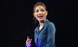 Phương Trinh Jolie: Điều hối tiếc nhất chính là không có được căn nhà để đặt quan tài mẹ