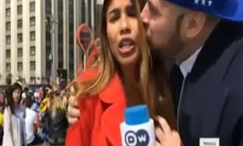 Phản ứng bất ngờ của phóng viên bị sàm sỡ khi dẫn trực tiếp World Cup