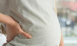 Lừa tiền và bỏ mặc người tình sinh con, trung úy công an bị giáng cấp