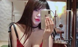 Showbiz 3/9: Diệp Lâm Anh gợi cảm táo bạo ở tháng thứ 6 thai kì