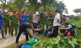 Vì sao hung thủ vứt chiếc iPhone 7 Plus của nam sinh chạy Grab giữa đường?