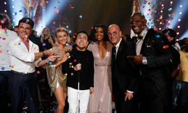 Chàng trai mù và tự kỉ gây xúc động khi chiến thắng 'Tìm kiếm tài năng Mỹ'