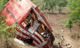 Hiện trường một vụ tai nạn xe buýt tại Ấn Độ. Ảnh minh họa. (Nguồn: ndtv.com)