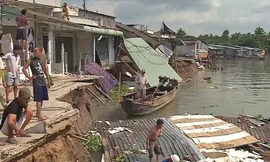 Sạt lở đất đe dọa dân cư ven sông Cà Mau