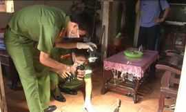 Người đàn ông cứa cổ giết anh rể sau khi chơi ma tuý