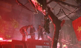 90 phút khống chế ngọn lửa bao trùm 10 căn nhà trên phố Hà Nội