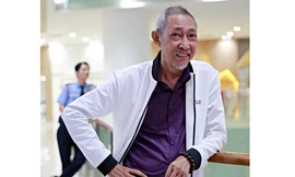 Đang điều trị ung thư, nghệ sĩ Lê Bình dự ra mắt phim gây bất ngờ