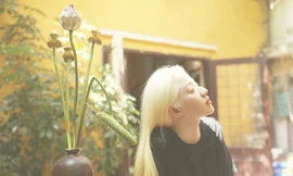 Nữ sinh bạch tạng sở hữu vẻ đẹp như nàng công chúa tuyết