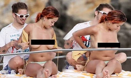 Rita Ora táo bạo bán nude phơi nắng, tình tứ bạn trai trên du thuyền