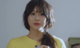 Go Soo Jung sinh năm 1995, là nữ diễn viên trẻ đang lên tại Hàn Quốc.