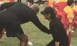 Lý Liên Kiệt đánh bại vận động viên NBA cao lớn