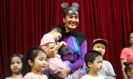 Minh Cúc nói về con bại não: 'Nếu biết mẹ sắp đi công tác về, con luôn thức cả đêm để chờ'