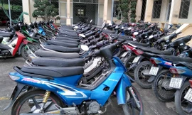 90 xe mô tô các loại đang được cơ quan chức năng tạm giữ. 