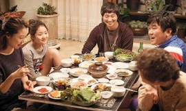 Những cuộc hội họp gia đình đầu năm vô tình trở thành "nỗi ác mộng" với người trẻ khi người lớn thường xuyên hỏi những câu riêng tư. 