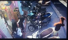 SH Mode khóa cổ vẫn bị trộm bẻ khóa trong 5 giây ở Hà Nội  