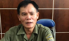 Người phụ nữ ném dao, thớt từ tầng 11 chung cư Linh Đàm