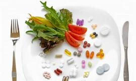 Những thực phẩm và thuốc tuyệt đối không nên dùng cùng lúc