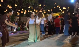 Trò chơi Trung thu xưa tái hiện ở Văn Miếu - Quốc Tử Giám