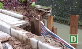 Nơm nớp lo khi đi qua đường sạt lở ở Hà Nội