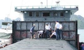 Cảnh sát biển bắt giữ 1.400 tấn than lậu