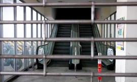 Cảnh hoang vắng tại những trung tâm thương mại nổi tiếng ở Hà Nội