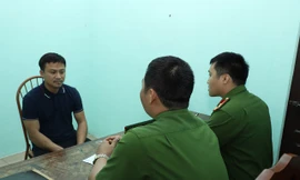 Bị mời về trụ sở làm việc, người đàn ông đấm công an rồi lên ô tô bỏ chạy