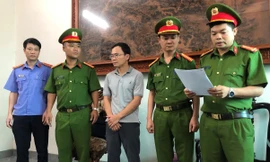 Bắt nguyên giám đốc trung tâm đăng kiểm ở Hà Nam