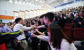 Chào tân sinh viên 2020 và ra mắt đặc san Trường học hay Trường đời 2