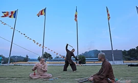 Ngôi trường bắt đầu học từ 4h30 sáng và kéo dài tới đêm muộn