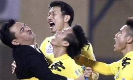 Sự im lặng của... đồng tiền