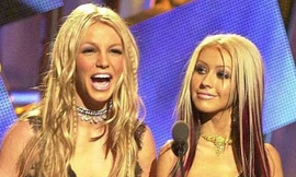 Đăng status gây bất bình, Britney Spears bị Christina Aguilera và 200.000 fan hủy theo dõi