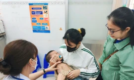 Ca mắc sởi tăng mạnh, Khánh Hòa đẩy nhanh tiến độ tiêm vắc xin