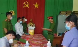 Chi sai mục đích tiền công trình nông thôn mới, nguyên Bí thư, Chủ tịch xã bị bắt