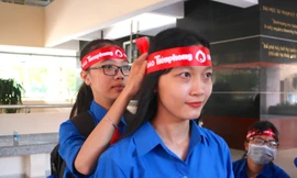 Hàng trăm sinh viên Vĩnh Long hiến máu trước giờ Đại hội Đoàn 