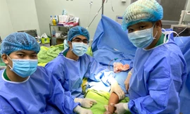 Nam thanh niên mang theo bàn tay đứt lìa nhập viện