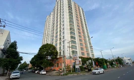 Nhậu say, chém chết vợ con rồi nhảy lầu tự tử