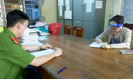 Bà trùm Mười Tường chuyển tiền tỷ vào tài khoản một cựu cán bộ công an