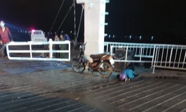 Bị lấy xe máy, hai anh em chém tử vong người đàn ông ngay trên phà