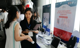 Nhà đầu tư, khách hàng trải nghiệm các sản phẩm của các startup