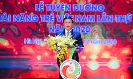 Ông Nguyễn Xuân Thắng, Bí thư T.Ư Đảng, Giám đốc Học viện Chính trị quốc gia Hồ Chí Minh, Chủ tịch Hội đồng Lý luận T.Ư phát biểu tại Đại hội Tài năng trẻ Việt Nam lần thứ 3. Ảnh: Trọng Tài
