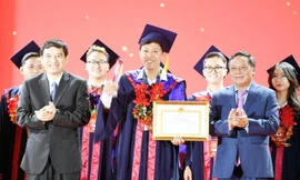 Tuyên dương 100 thủ khoa xuất sắc: Tạo nguồn nhân lực chất lượng cao phát triển của Thủ đô