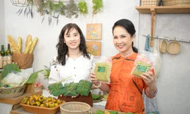 Nhiều người nổi tiếng livestream giúp thanh niên khởi nghiệp bán 'cháy hàng' nông sản