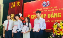 Thành tích ấn tượng của 3 học sinh được kết nạp Đảng dịp kỷ niệm sinh nhật Bác 