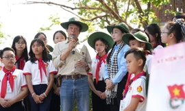 Con trai Đại tướng Võ Nguyên Giáp nói chuyện với thiếu nhi về Chiến thắng Điện Biên Phủ