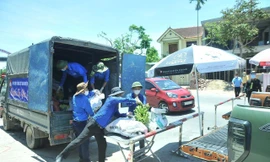 Thanh niên tình nguyện hỗ trợ nhân dân phòng chống dịch bệnh COVID-19 tại Bắc Giang