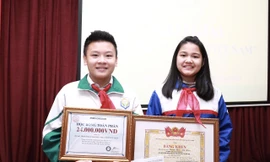 Hai em học sinh Lương Thanh Thảo, trường TH & THCS Trần Quốc Toản và em Lương Đức Hiếu, trường THCS Nguyễn Đăng Đạo, TP Bắc Ninh xuất sắc đạt giải Nhất cuộc thi sáng tác video clip “Tự hào Việt Nam”.